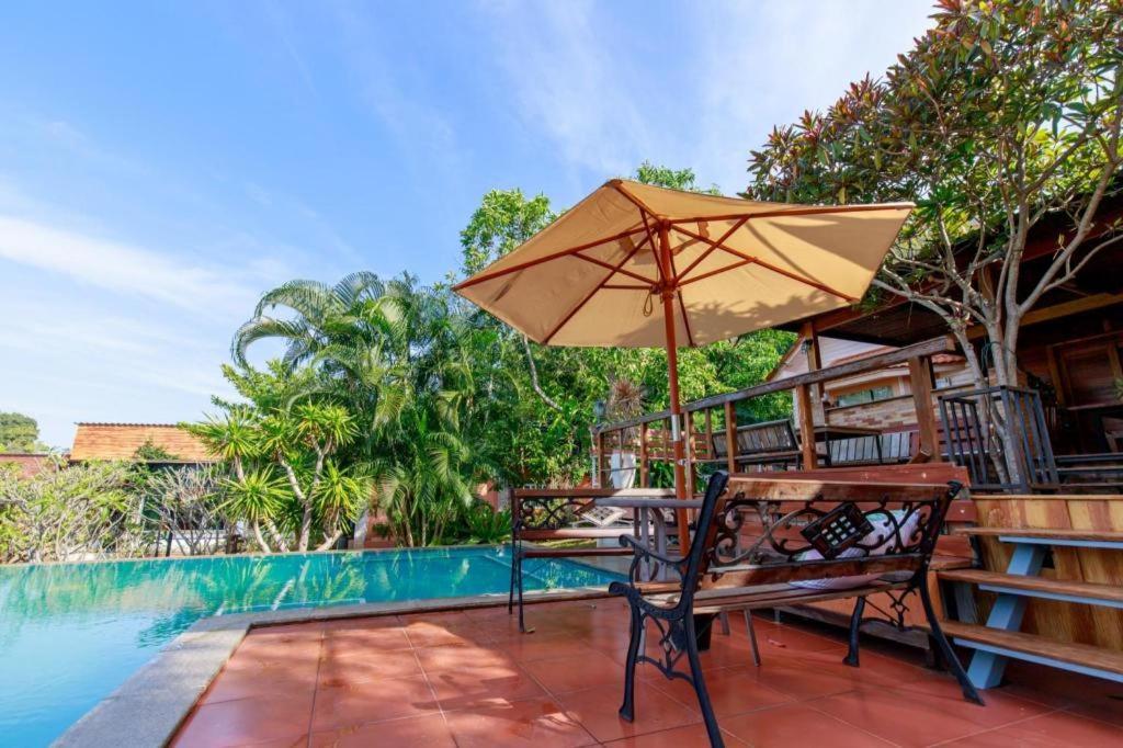 Dusit Talai Resort Mu Si Esterno foto